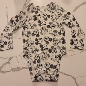 24M Disney Minnie and Mickey mouse Black and White Baby Bean Outfit